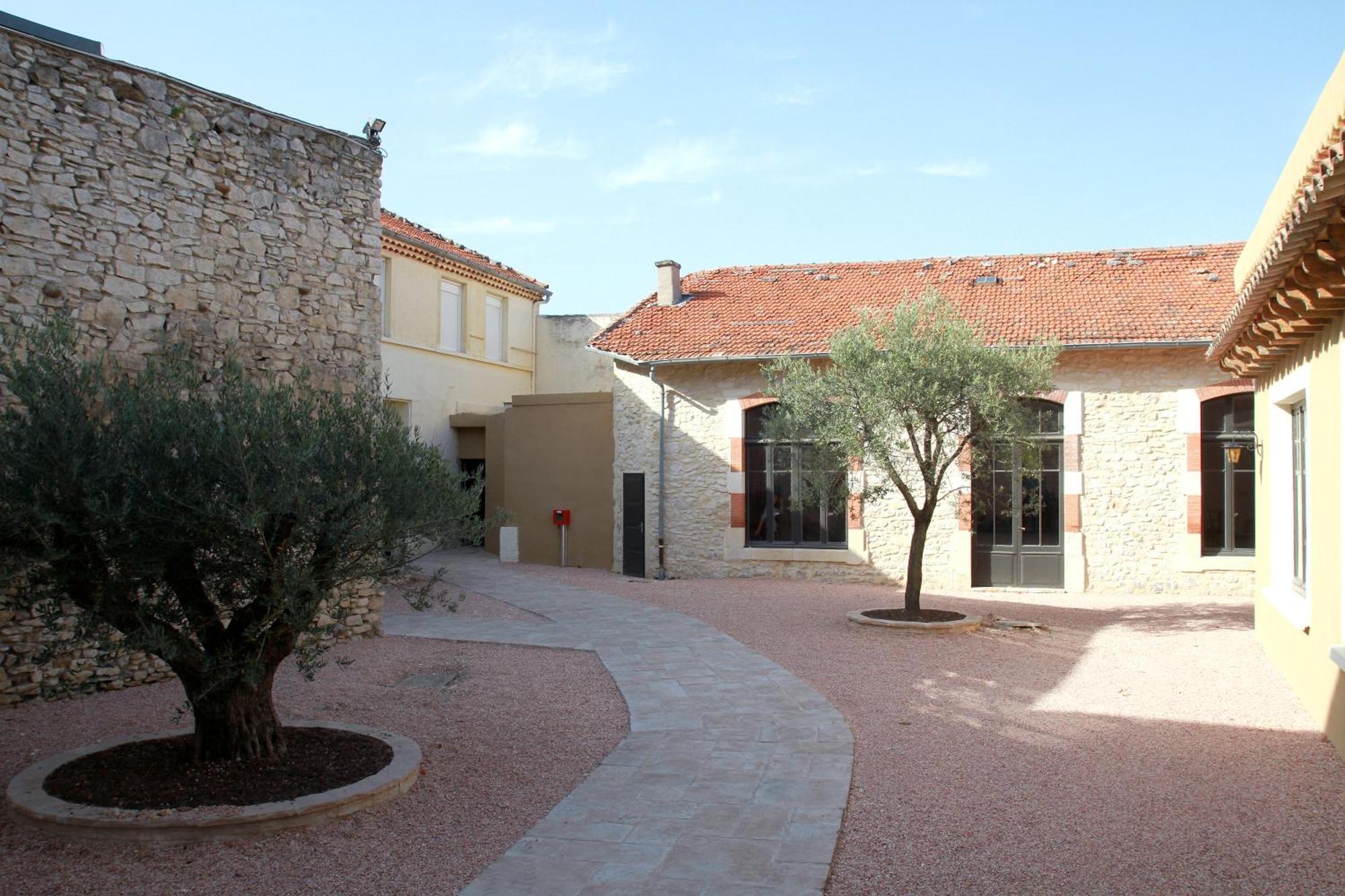 Logis Hotel Le Clos Des Oliviers Bourg-Saint-Andeol Exterior photo